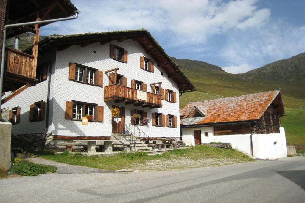 Отель Gasthaus Alpenrose Juf Экстерьер фото