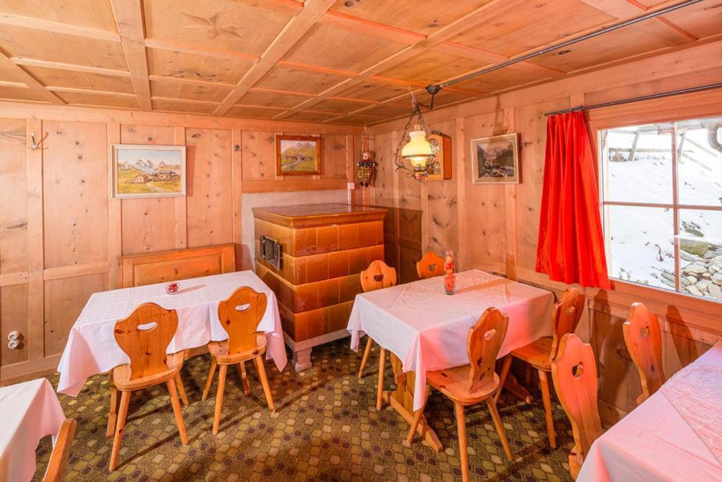Отель Gasthaus Alpenrose Juf Экстерьер фото