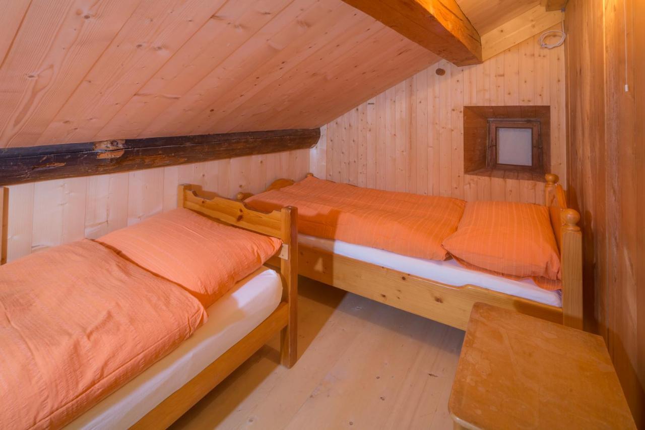 Отель Gasthaus Alpenrose Juf Экстерьер фото
